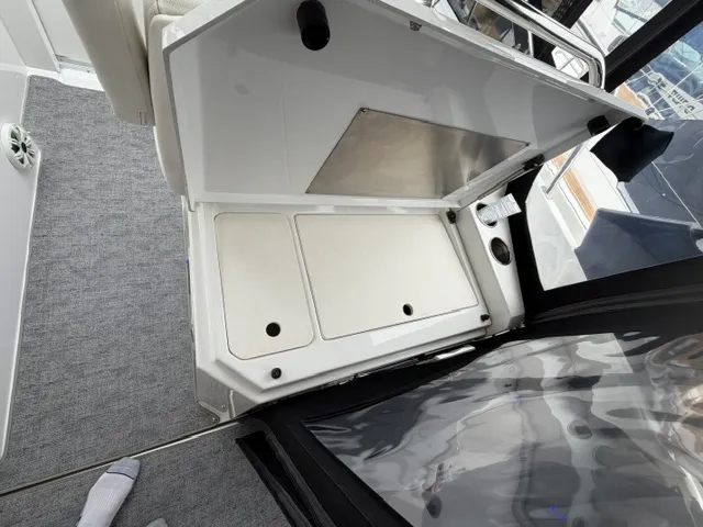 Slide: The Image of Cruisers 39 EXPRESS COUPE 2018 - 21