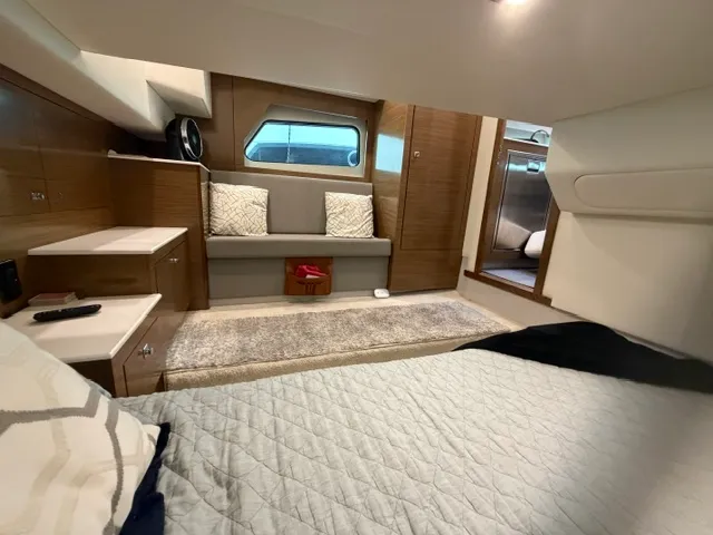 Slide: The Image of Cruisers 39 EXPRESS COUPE 2018 - 13