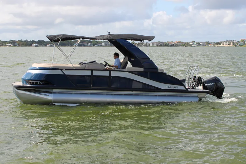 Slide: The Image of Harris Grand Mariner 230 2027 - 8