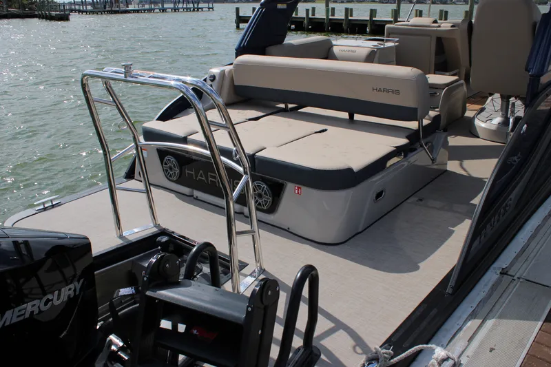 Slide: The Image of Harris Grand Mariner 230 2027 - 27