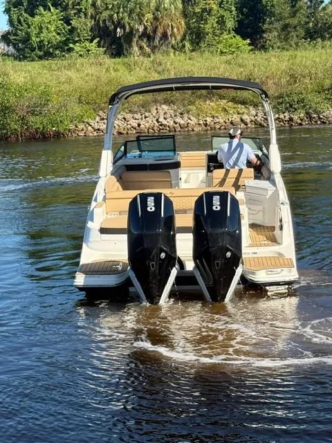 Slide: The Image of Sea Ray 290 SUNDECK OB 2023 - 5