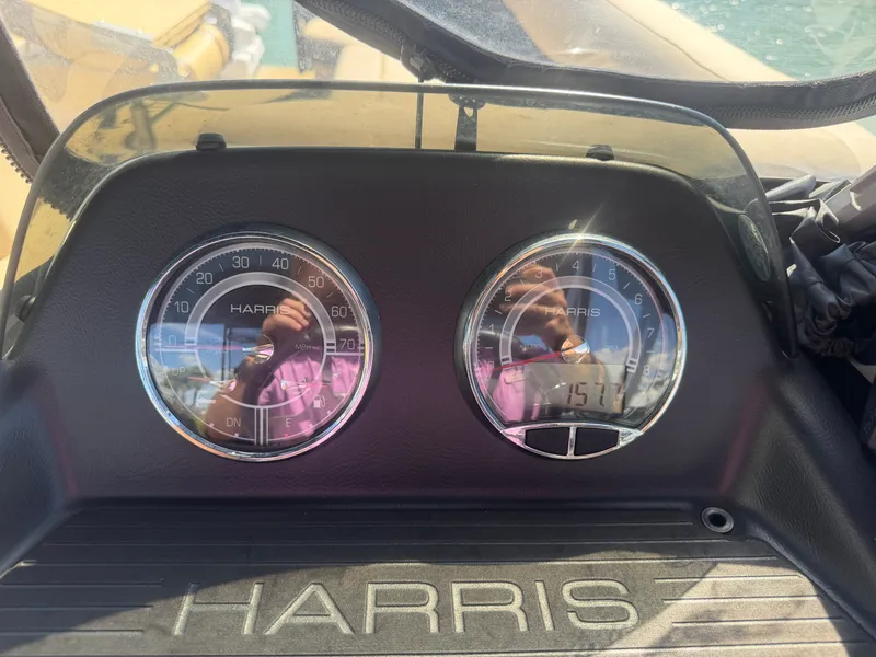 Slide: The Image of Harris CRUISER 230 FC 2025 - 23