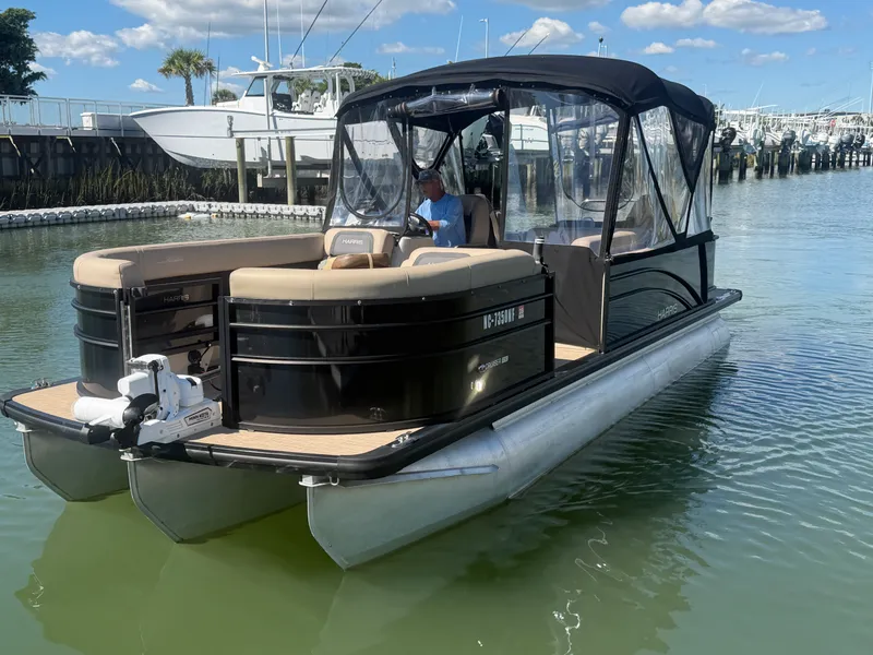 Slide: The Image of Harris CRUISER 230 FC 2025 - 17