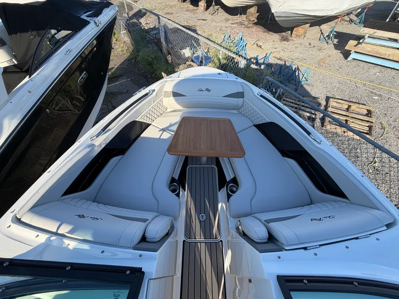 Slide: The Image of Sea Ray SLX 280 Outboard 2027 - 37