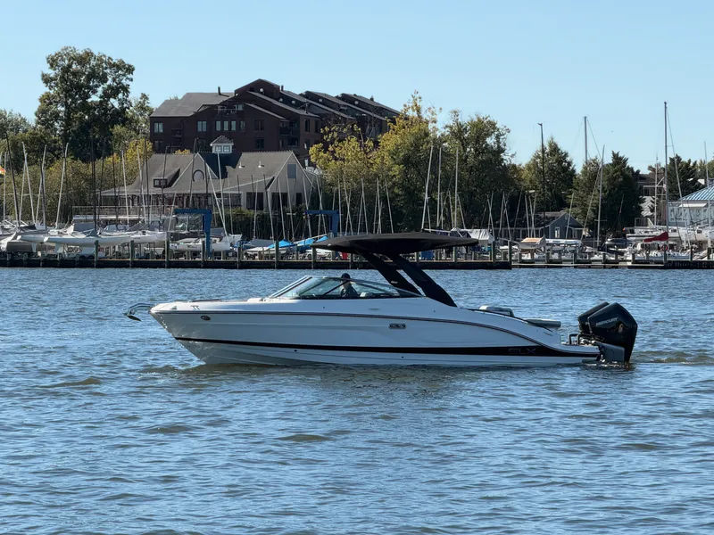 Slide: The Image of Sea Ray SLX 280 Outboard 2027 - 3