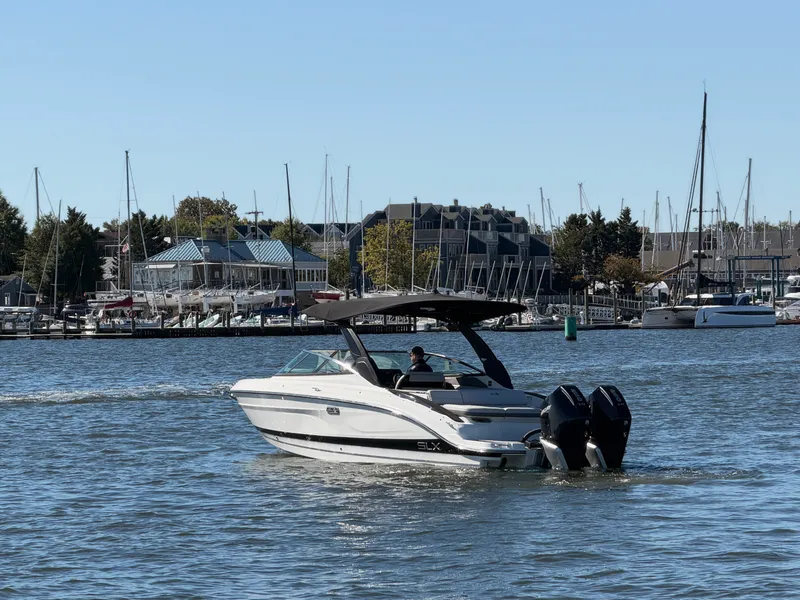 Slide: The Image of Sea Ray SLX 280 Outboard 2027 - 5