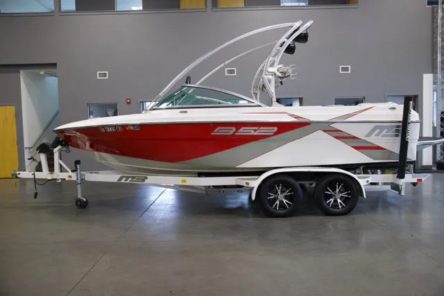 The Image of Mb Boats B-52 2012 - undefined