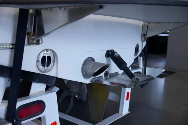 Slide: The Image of Mb Boats B-52 2012 - 3