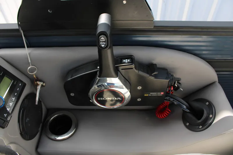 Slide: The Image of Qwest E CLASS 2022 - 12