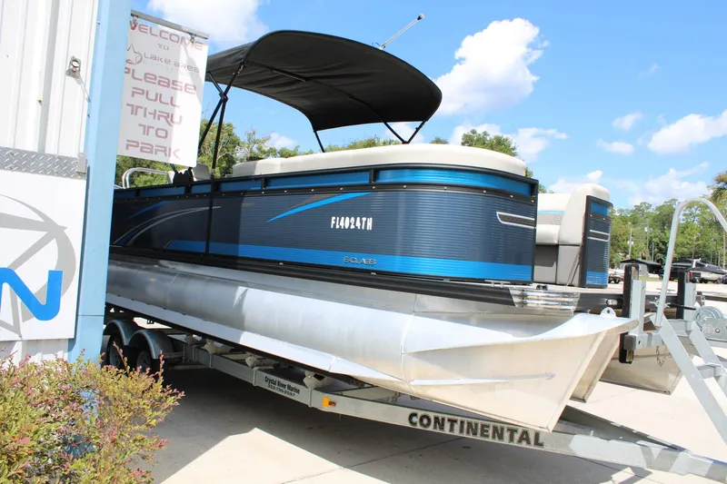 Slide: The Image of Qwest E CLASS 2022 - 3