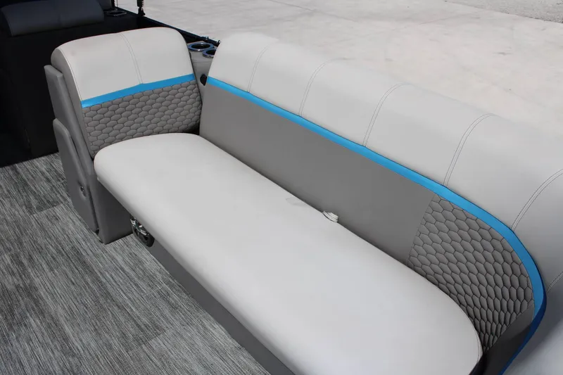 Slide: The Image of Qwest E CLASS 2022 - 6