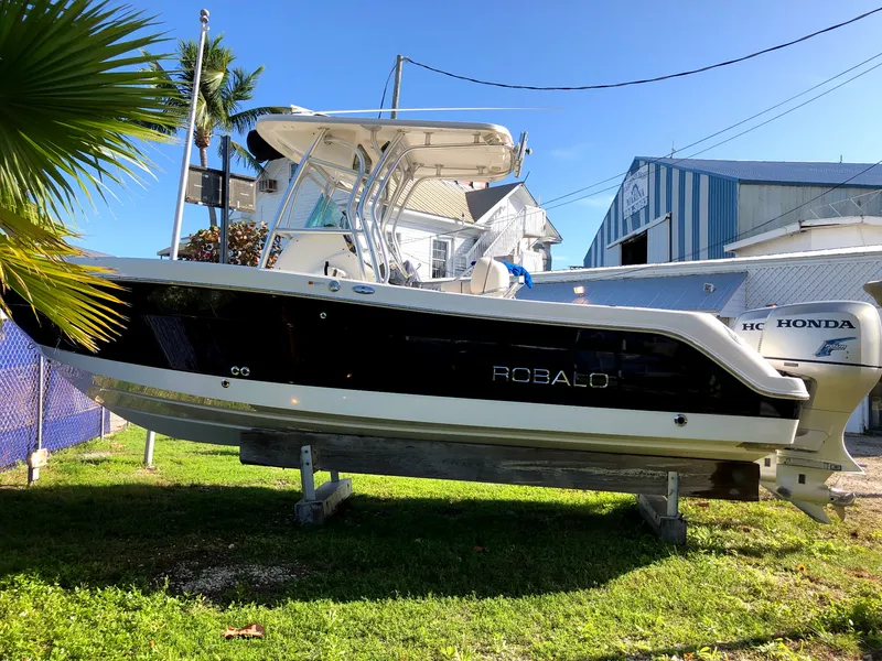 Slide: The Image of Robalo 240 Center Console 2007 - 11