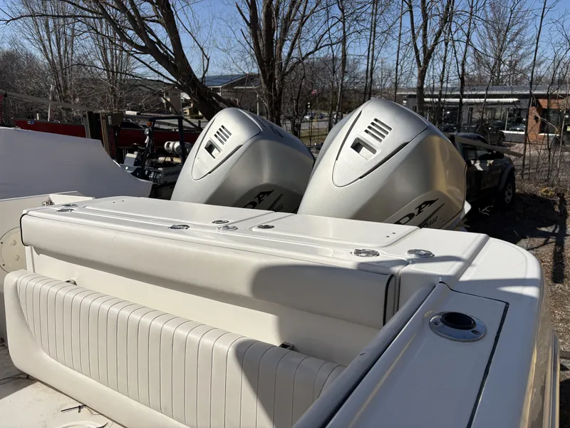 Slide: The Image of Robalo 240 Center Console 2007 - 20