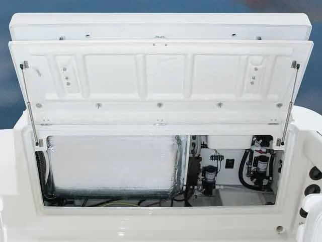 Slide: The Image of Robalo 240 Center Console 2007 - 3