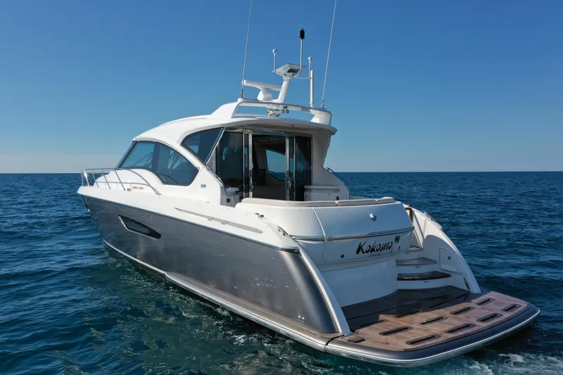 Slide: The Image of Tiara 5800 Sovran 2014 - 2