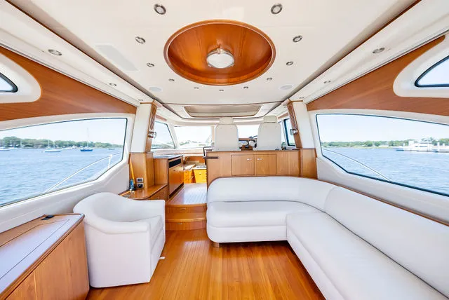 Slide: The Image of Tiara 5800 Sovran 2014 - 80
