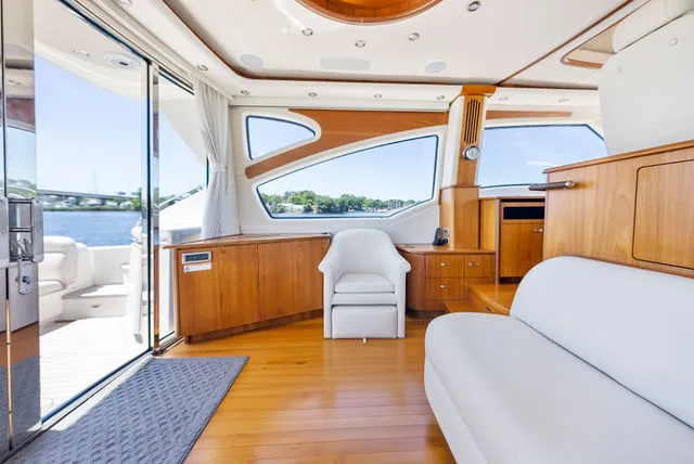 Slide: The Image of Tiara 5800 Sovran 2014 - 90