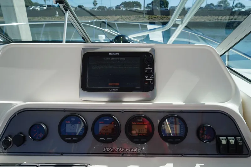 Slide: The Image of Wellcraft 290 Coastal 2006 - 27