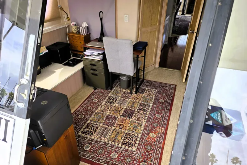 Slide: The Image of Blue Water 5900 Coastal Cruiser 1991 - 31