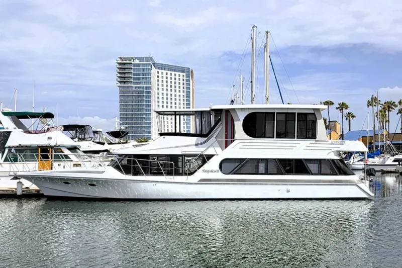The Image of Blue Water 5900 Coastal Cruiser 1991 - 0