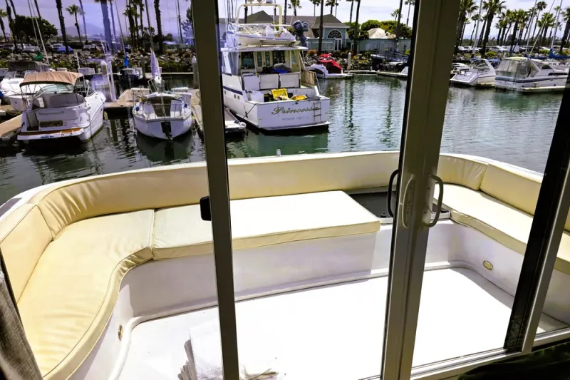 Slide: The Image of Blue Water 5900 Coastal Cruiser 1991 - 15
