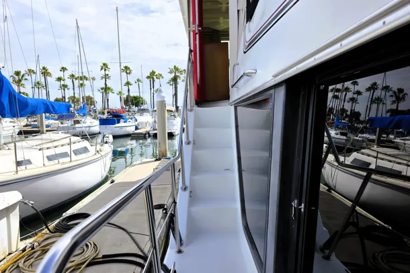 Slide: The Image of Blue Water 5900 Coastal Cruiser 1991 - 12