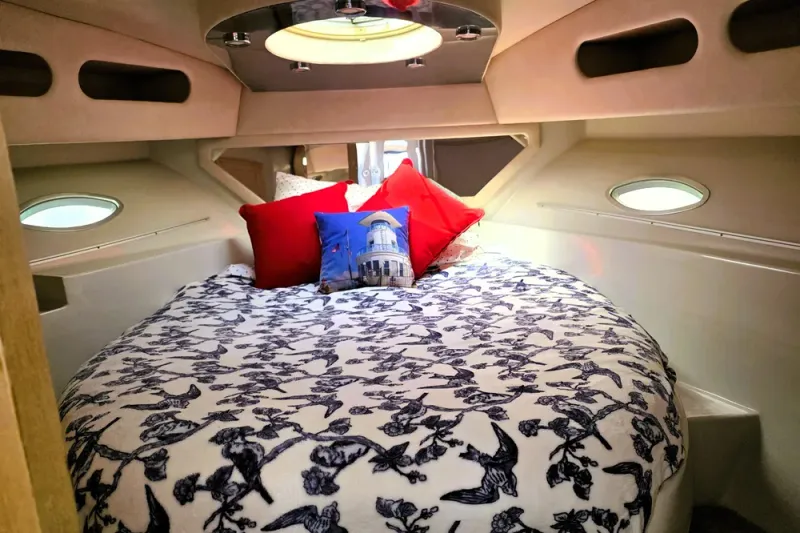 Slide: The Image of Blue Water 5900 Coastal Cruiser 1991 - 10
