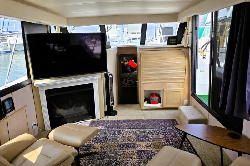 Slide: The Image of Blue Water 5900 Coastal Cruiser 1991 - 7