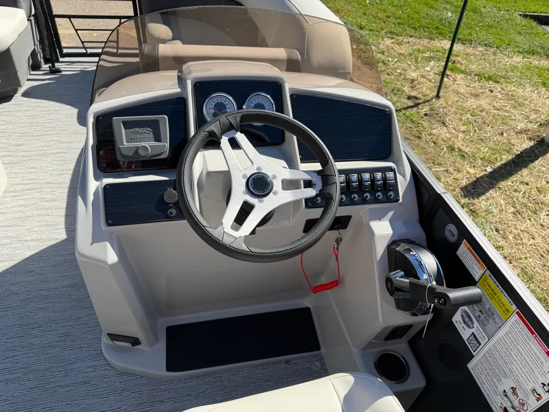 Slide: The Image of Sylvan MIRAGE 822 LZ 2027 - 15