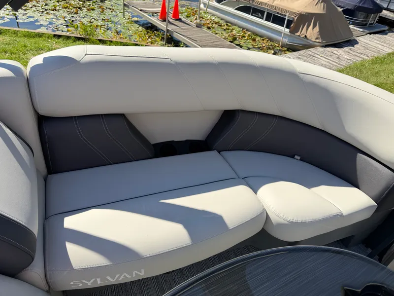 Slide: The Image of Sylvan MIRAGE 822 LZ 2027 - 20