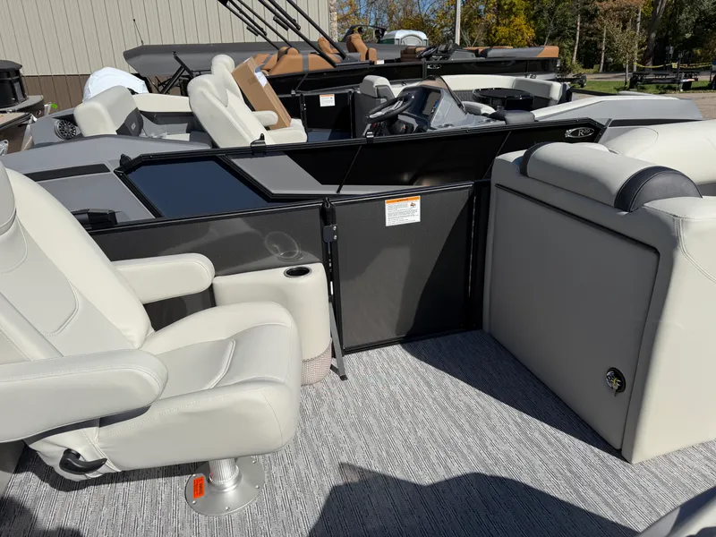 Slide: The Image of Sylvan MIRAGE 822 LZ 2027 - 13