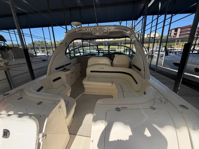 Slide: The Image of Sea Ray 38 Sundancer 2007 - 8