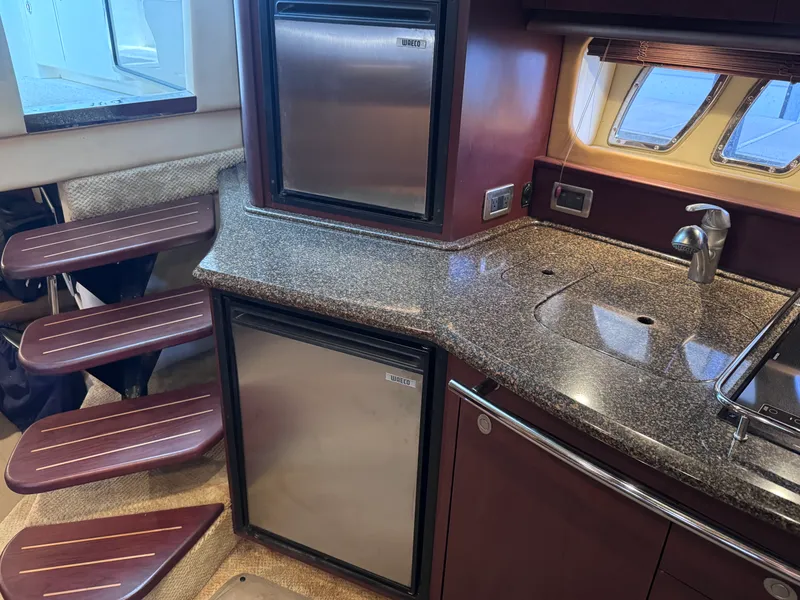Slide: The Image of Sea Ray 38 Sundancer 2007 - 19