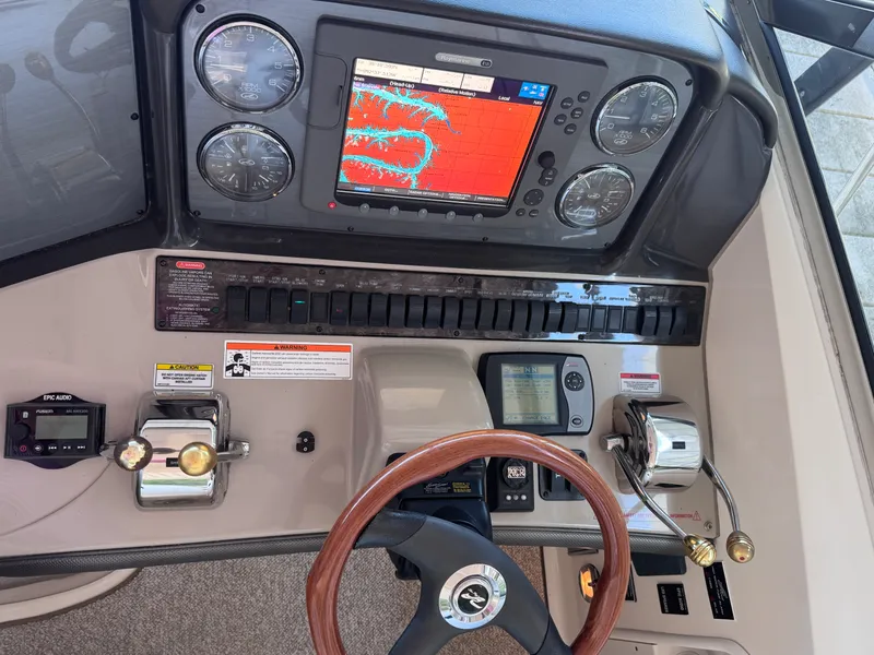 Slide: The Image of Sea Ray 38 Sundancer 2007 - 10
