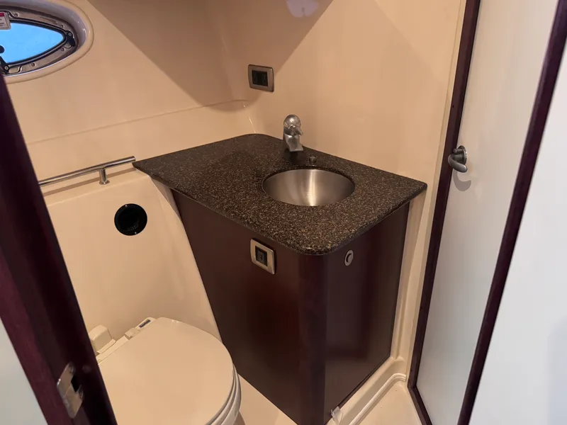 Slide: The Image of Sea Ray 38 Sundancer 2007 - 20