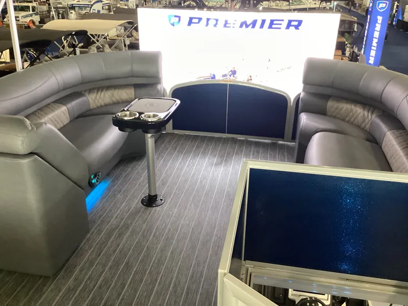 Slide: The Image of Premier 330 ESCALANTE 2026 - 28