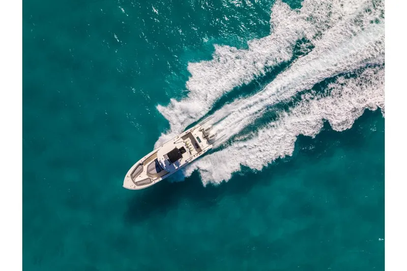 Slide: The Image of Boston Whaler 360 Outrage 2026 - 61