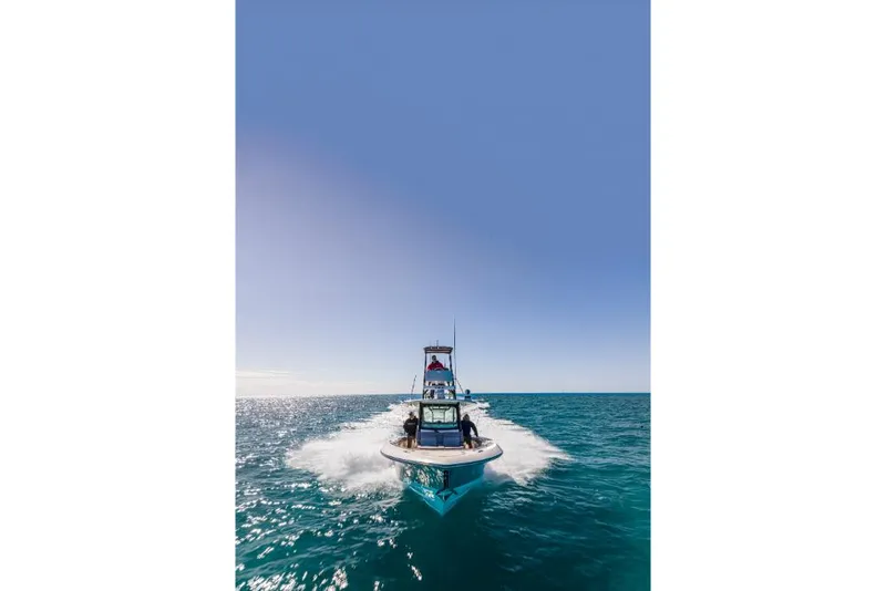Slide: The Image of Boston Whaler 360 Outrage 2026 - 39