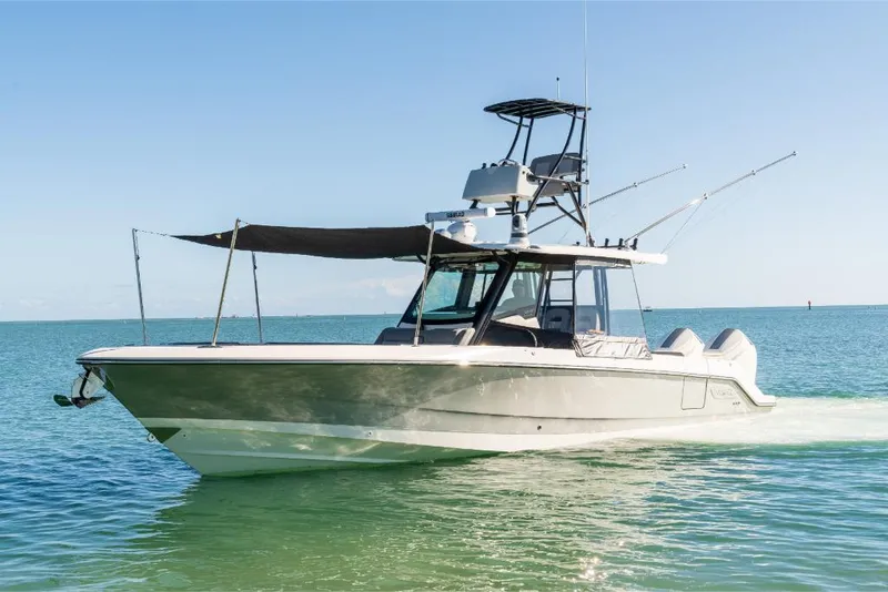 Slide: The Image of Boston Whaler 360 Outrage 2026 - 171