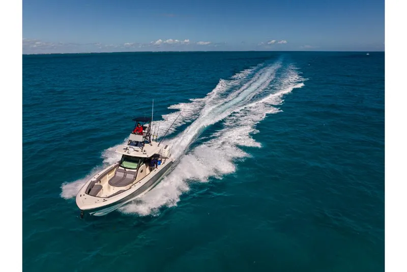 Slide: The Image of Boston Whaler 360 Outrage 2026 - 51
