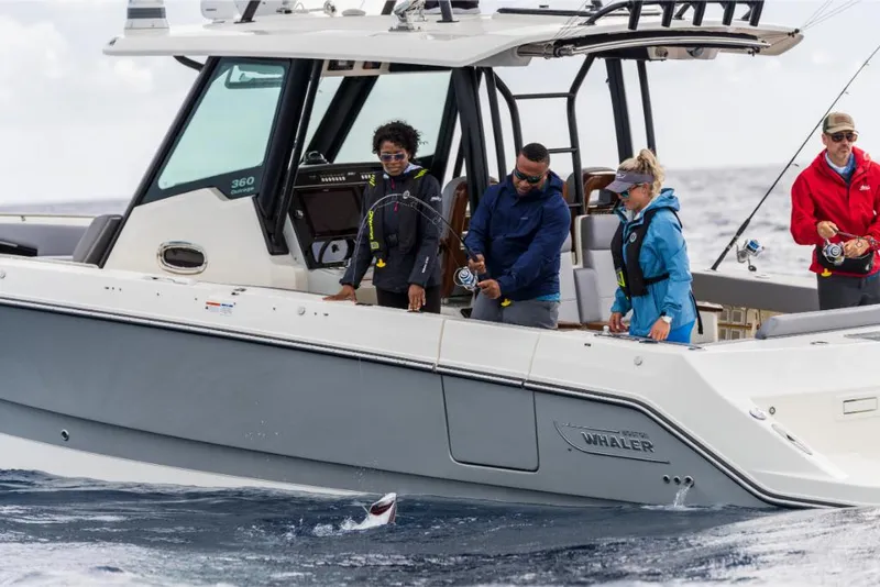 Slide: The Image of Boston Whaler 360 Outrage 2026 - 198
