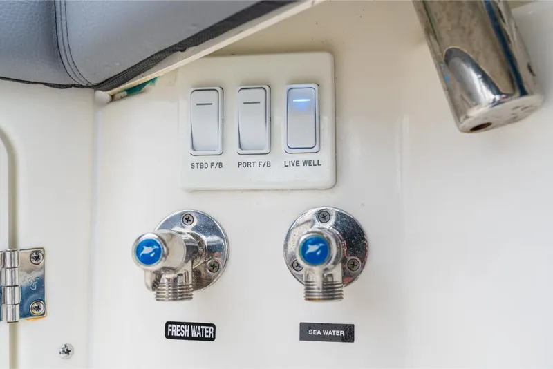 Slide: The Image of Boston Whaler 360 Outrage 2026 - 77