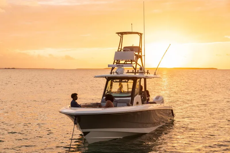Slide: The Image of Boston Whaler 360 Outrage 2026 - 136