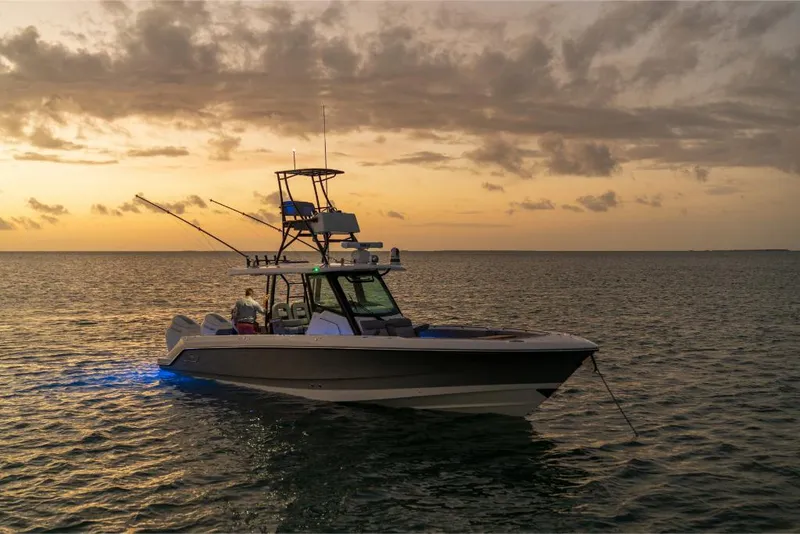 Slide: The Image of Boston Whaler 360 Outrage 2026 - 140