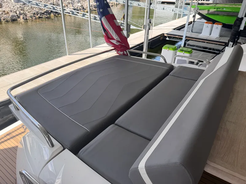 Slide: The Image of Sunseeker PREDATOR 55 2021 - 18