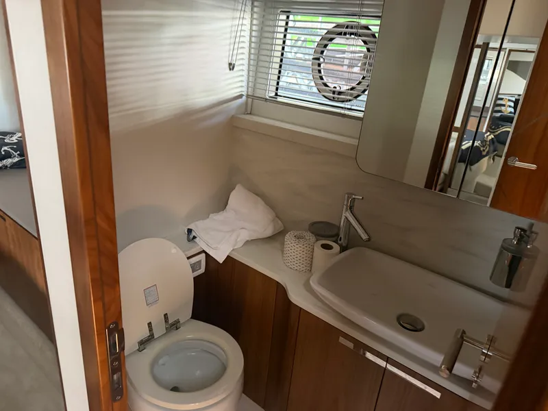 Slide: The Image of Sunseeker PREDATOR 55 2021 - 35