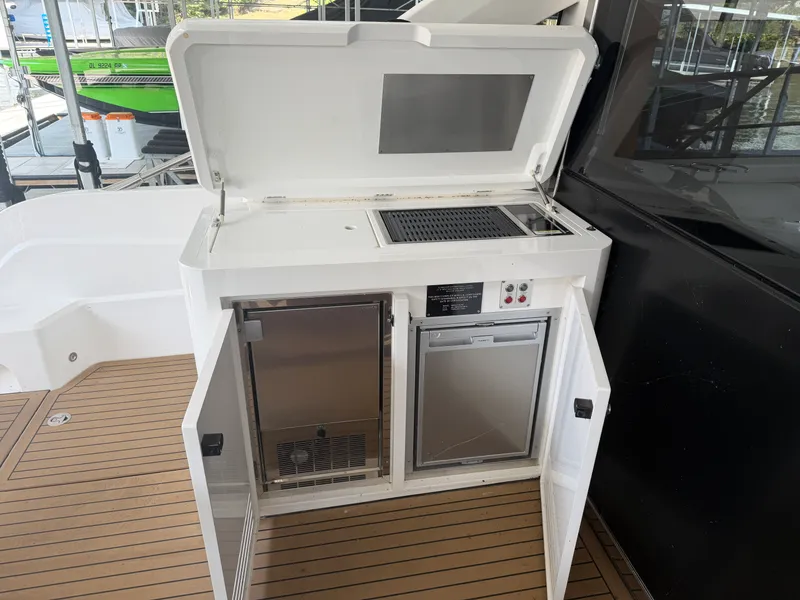 Slide: The Image of Sunseeker PREDATOR 55 2021 - 20
