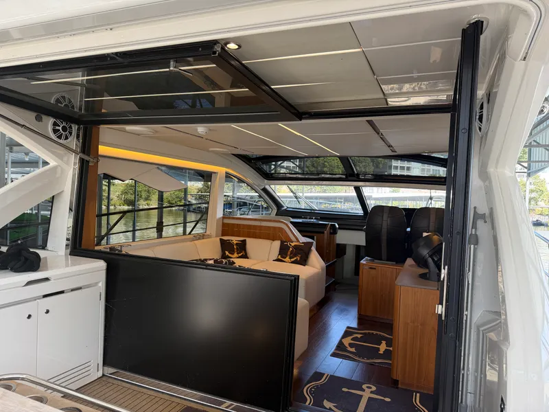 Slide: The Image of Sunseeker PREDATOR 55 2021 - 13