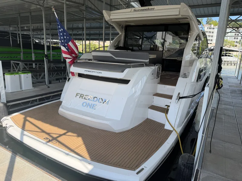 Slide: The Image of Sunseeker PREDATOR 55 2021 - 2