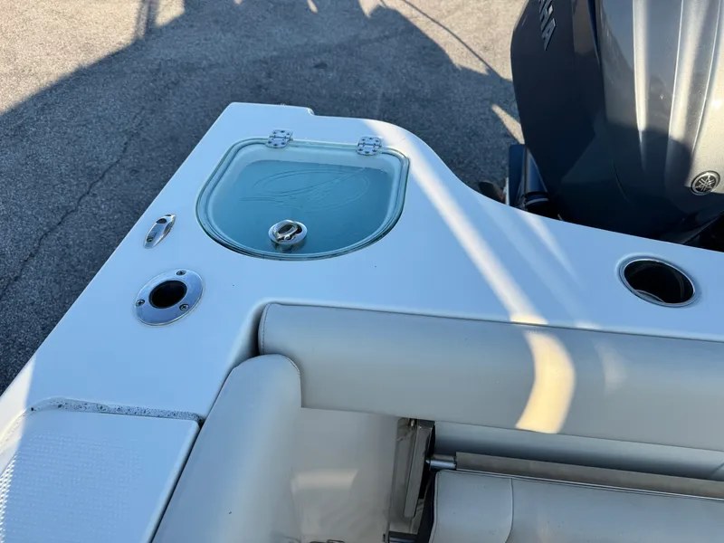 Slide: The Image of Sailfish 320 CC 2022 - 10